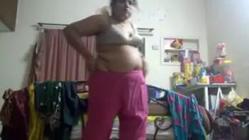 Chubby Desi Aunty GetsCaught Changing, Hidden Cam Action