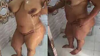 Cameraman Gets Hard for Sexy Indian Wife’s Wet Pussy Right After Her Shower