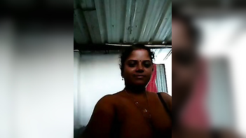 Sassy Indian Babe Dives Deep Into Filthy Webcam Fun With Wild Abandon