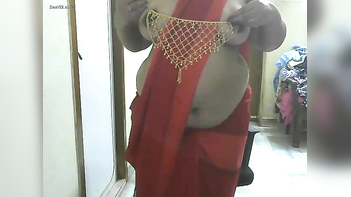 Desi Priya Aunty Cam Show - Wet Pussy Action & Dirty Talk