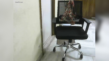 Desi Priya Aunty Cam Show - Wet Pussy Action & Dirty Talk