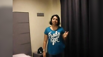 Damn Hot Gujarati Bhabhi Sucks Devar’s Dick in Spicy Home Sex Session