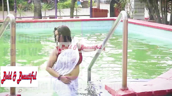 Desi Babe in Saree Shows Off Her Curves in Steamy Photoshoot