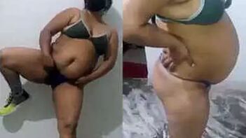 Pregnant Indian Milf Covers Face, Reveals Juicy Bits In Wild Solo Sex Show