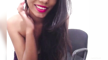 Desi Sex Model Opens Her Pussy Wide for Horny Dudes on Video Chat