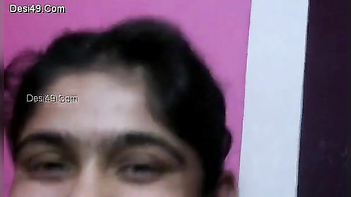 Indian Teen Posing For Her Dirty Boyfriend In A Raw Homemade Porn Video