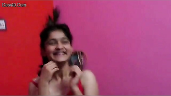 Indian Teen Posing For Her Dirty Boyfriend In A Raw Homemade Porn Video