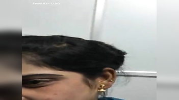 Desi Milf Shows Off Her Juicy Tits In A XXX Fantasy Cam Session