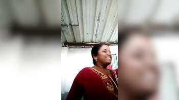 Indian Babe With Massive Round Titties Shows Them Off Shamelessly