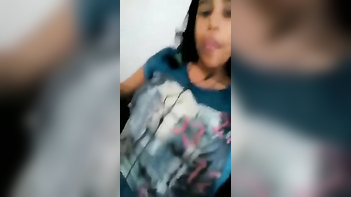 Desi Babe Reveals Her Juicy Natural Tits In XXX Action