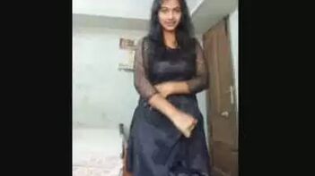 Desi Babe Stripping Down and Showing Off Her Juicy Pussy in Full HD Glory