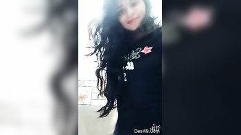 Indian Chick Shows Off Her Juicy Boobs and Craves Some XXX Dessert Action