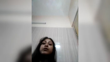 Indian Chick Shows Off Her Pussy in a Juicy Nude Selfie