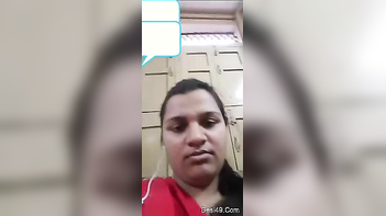 Indian Babe Shows Off Her Juicy Tits and Pussy in XXX Video