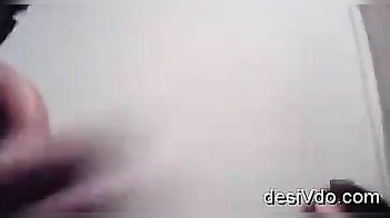 Shoba Aunty Gags on BF's Fat Cock in Leaked MMS, Sloppy BJ Action.