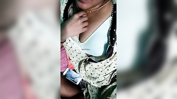 Wait If You Wanna See This Indian Chick’s Juicy Tits