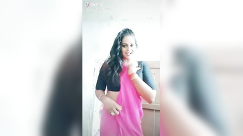 Tamil Chick on TikTok Shows Off Her Insanely Curvy Body in Tight Clothes