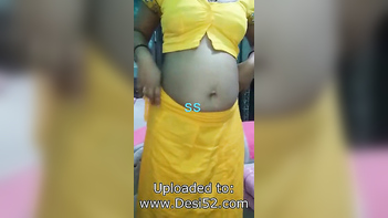 Bhabi Shows Off Her Juicy Curves in Steamy Video Session