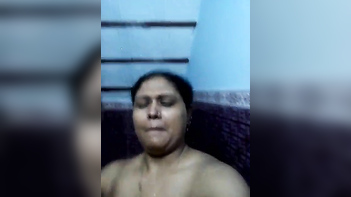 Booby Aunty Gets Soaked Naked in the Bath, Damn That’s Sexy AF
