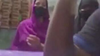 Paid Randis in Mumbai’s Red-Light District, Real Beauty Video