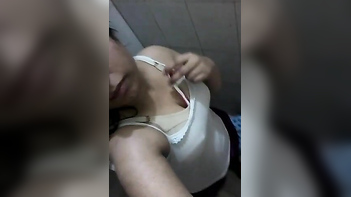 Pakistani Babe Rubs Her Pussy Raw with a Toothbrush in Masturbation Vid.