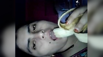 Muslim Village Aunty Jacks Off With Juicy Ripe Banana
