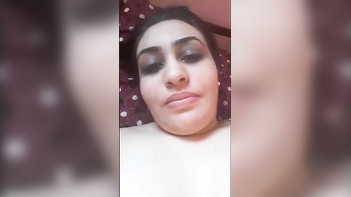 Desi Bhabi Flaunts Her Massive Tits and Perfect Curves in Steamy Selfies.
