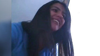 Desi Amateur Pune College Girl Shows Off Her Juicy Assets