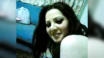 Indian Model Gets Pounded By Cameraman In Scandalous MMS Leak