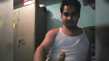 Recently Married Delhi Housewife MMS Scandal Leaked Online, Damn Sexy Action