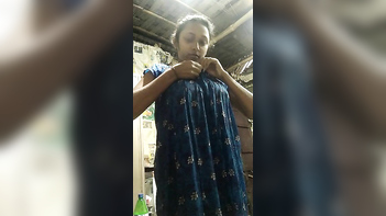 Dehati Girl Flashing Her Juicy Boobs and Pussy Like a Fucking Tease