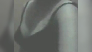 Desi Babe Still Hot Despite Shitty Video Quality, Damn She’s Fine Though