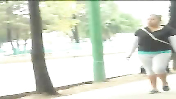 Chunky Babe in Tight Leggings Showing Off Her Juicy Pussy