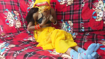 Indian Desi Girl Shows Off Her Juicy Curves and Tight Pussy