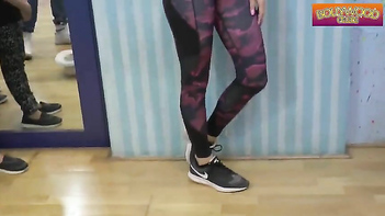 Indian Chick in Tight Jeans Shows Off Her Ass in Mind-Blowing Detail