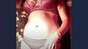 Smokin' Hot Chick Dives Into Wild, X-Rated Live App Show - Unleashed Desires!