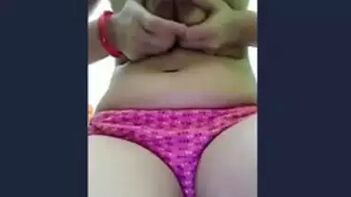 Hot-as-Fuck Bhabi Getting Wasted and Masturbating on a Fucking Video Call
