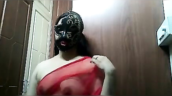 Indian Babe Squeezes Massive Tits, Rubs Nipples, Gets Tipped In XXX Show