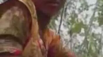 Indian Village Chick Sucks Dick Outdoors, Kanpur Style Blowjob Action