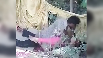 Desi Hooker Gets Pounded Hard By Truck Driver On Dirty Roadside