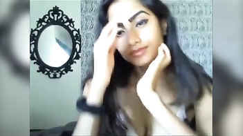 Desi Babe Strips Down to a Tiny-ass Xxx Bra on Cam