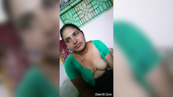 Desi Slut Bares Her Juicy Tits For Some Bedside Cock Teasing Action