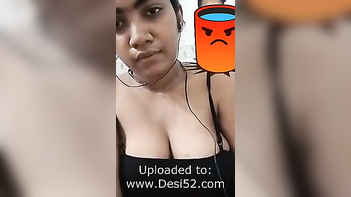 Desi Chick Flashing Her Massive Titties On Cam - Damn That's Sexy As Hell