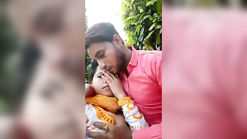 Indian Babe Sucking Dick In Public Park, Wild Sex Session Caught On Camera