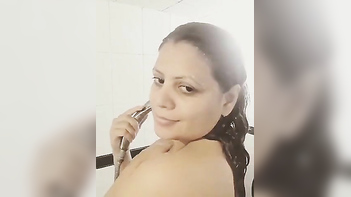 Desi Milf Shows Off Her Juicy Tits and Pussy While Washing Up