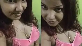 Indian Chick With Pink Nails Spreads Pussy Wide On Cam