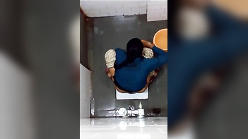 Indian Babe Shows Off Her Juicy Curves in Shower, Got Damn Stalker Films It All