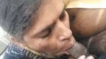 Desi Bhabhi Sucks Dick In Car, Making Boss Cum Like a Motherfucker