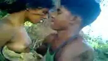 Tamil Nadu College Chick Gets Pounded Hard Outdoors by Her Boyfriend, Leaked Damn Hot Video.