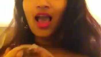 Indian Cam Girl with Huge Tits Masturbates Like a Fucking Pro in HD